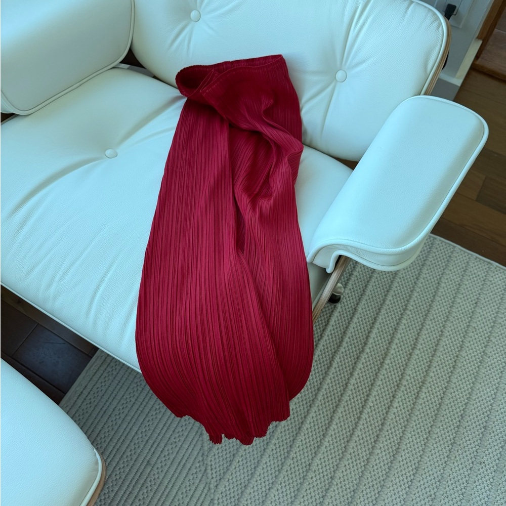 PLEATS PLEASE ISSEY MIYAKE
Red Thicker Bottoms 1 Midi Skirt - Picture 9 of 9